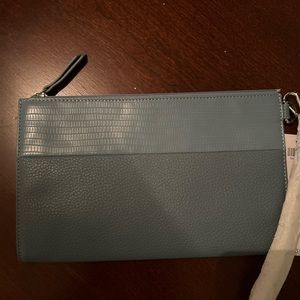Chico’s wristlet - new